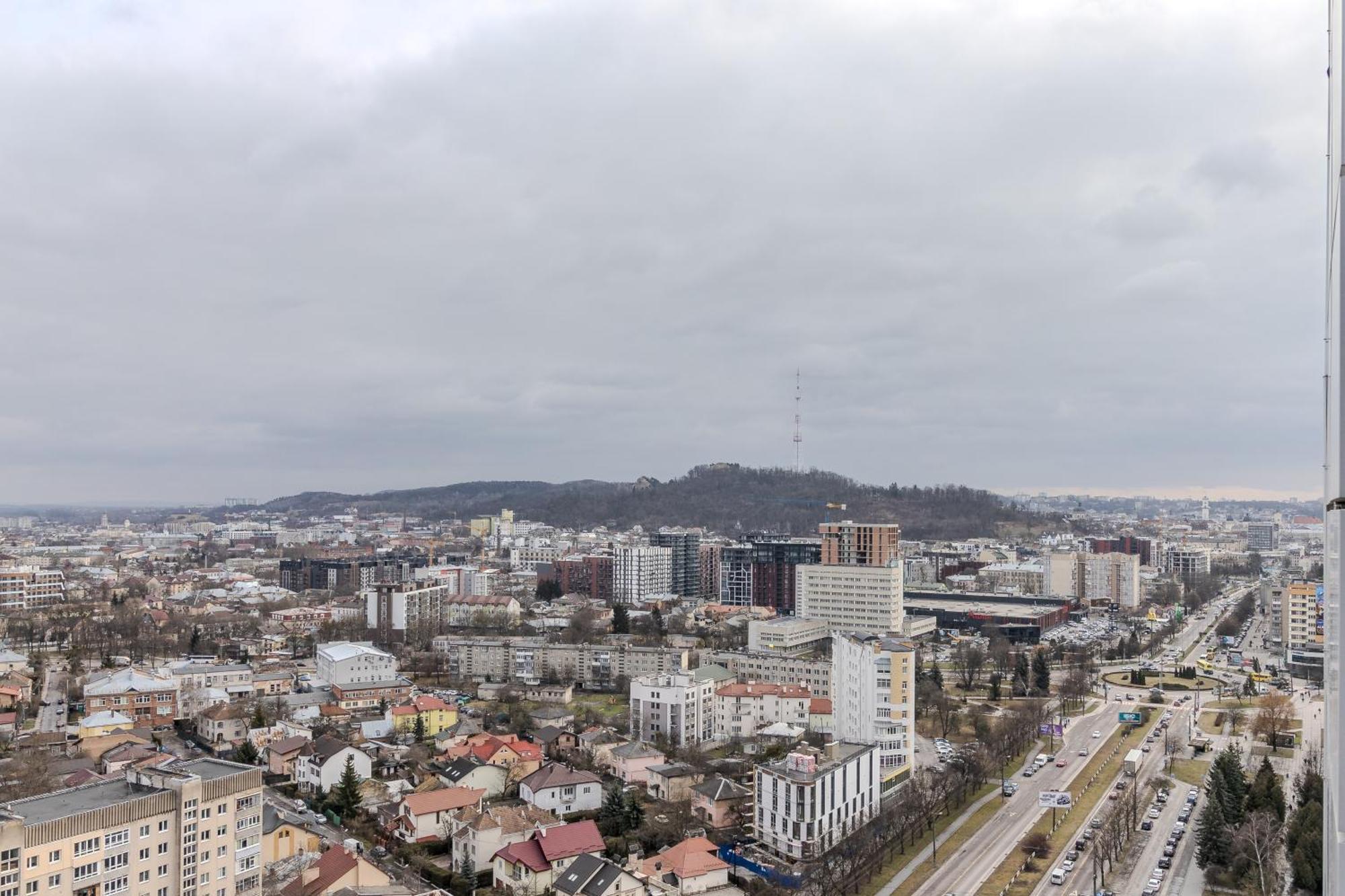 77 Views Apartments By Inshi Lviv Eksteriør billede