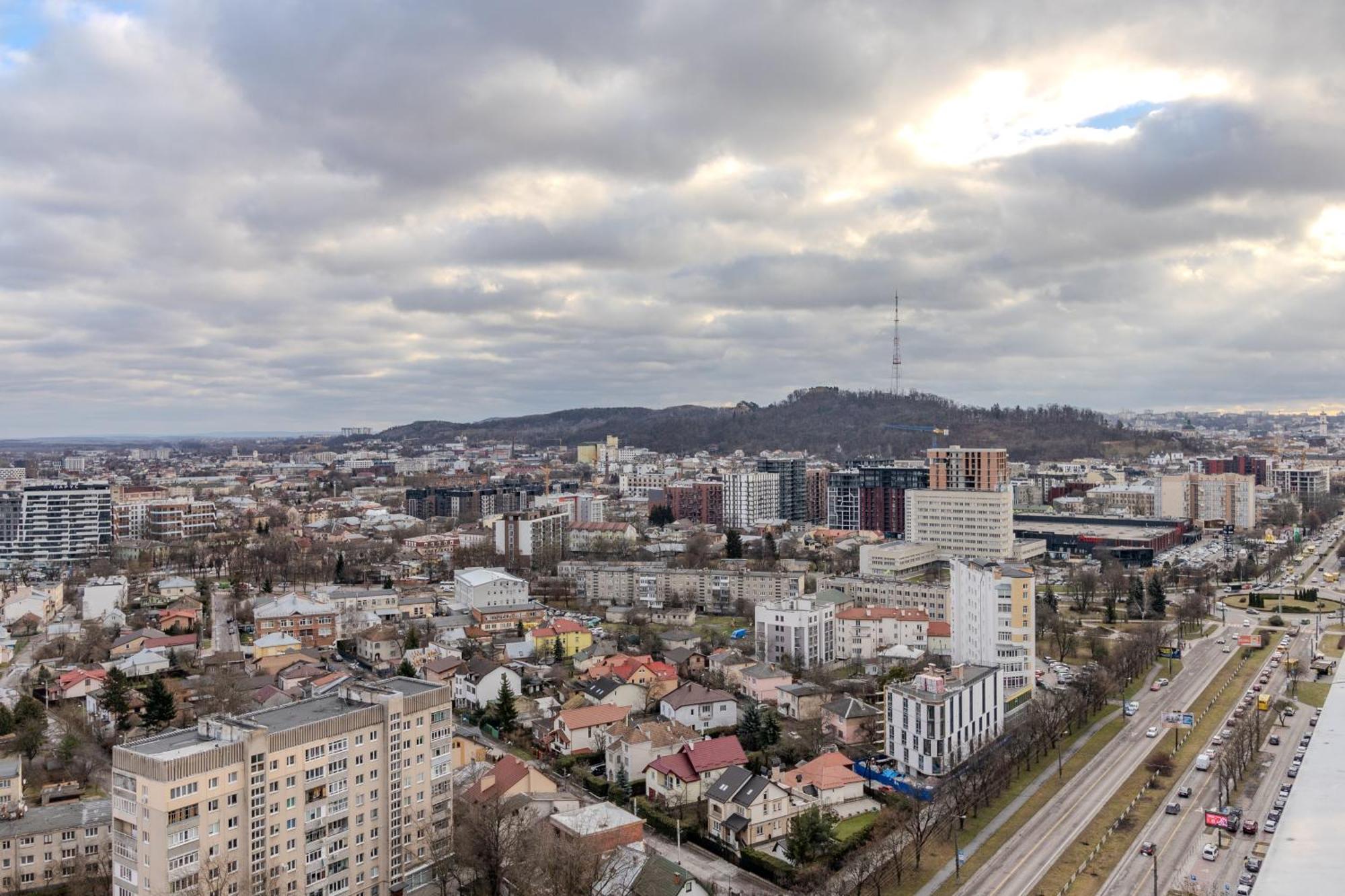 77 Views Apartments By Inshi Lviv Eksteriør billede