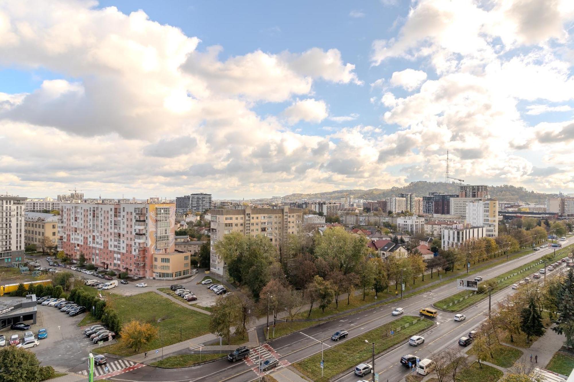 77 Views Apartments By Inshi Lviv Eksteriør billede